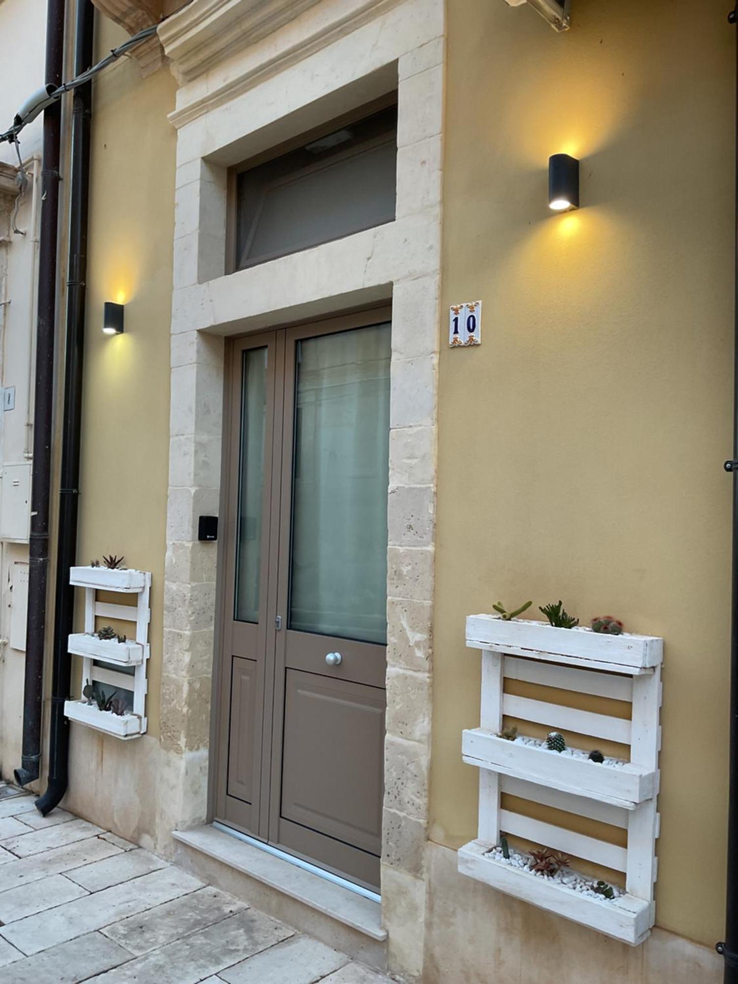 Rossaroll Holiday Houses Noto Exteriér fotografie